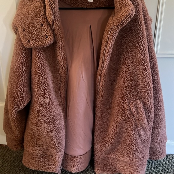 Purchase from carbon 38 never worn sitting in the sitting in the closet nwot - Picture 3 of 4